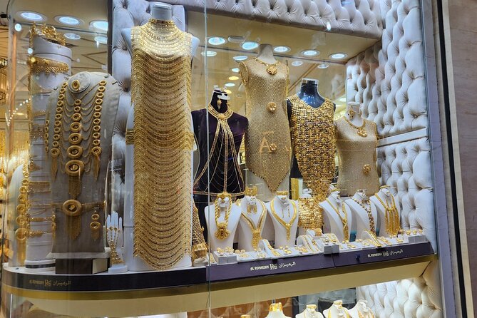 Dubai Souks, Museum Guided Tour with Boat Ride and Food Tastings - Walking through Al Fahidi’s wind towers and narrow lanes