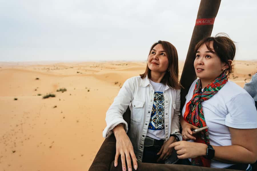 Dubai: Sunrise Balloon Flight with Camel Ride & Breakfast - The camel ride and falcon photographs