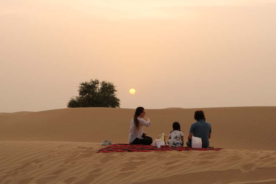 Dubai: Sunrise Desert Jeep Safari with Wildlife Experience - What breakfast is really like