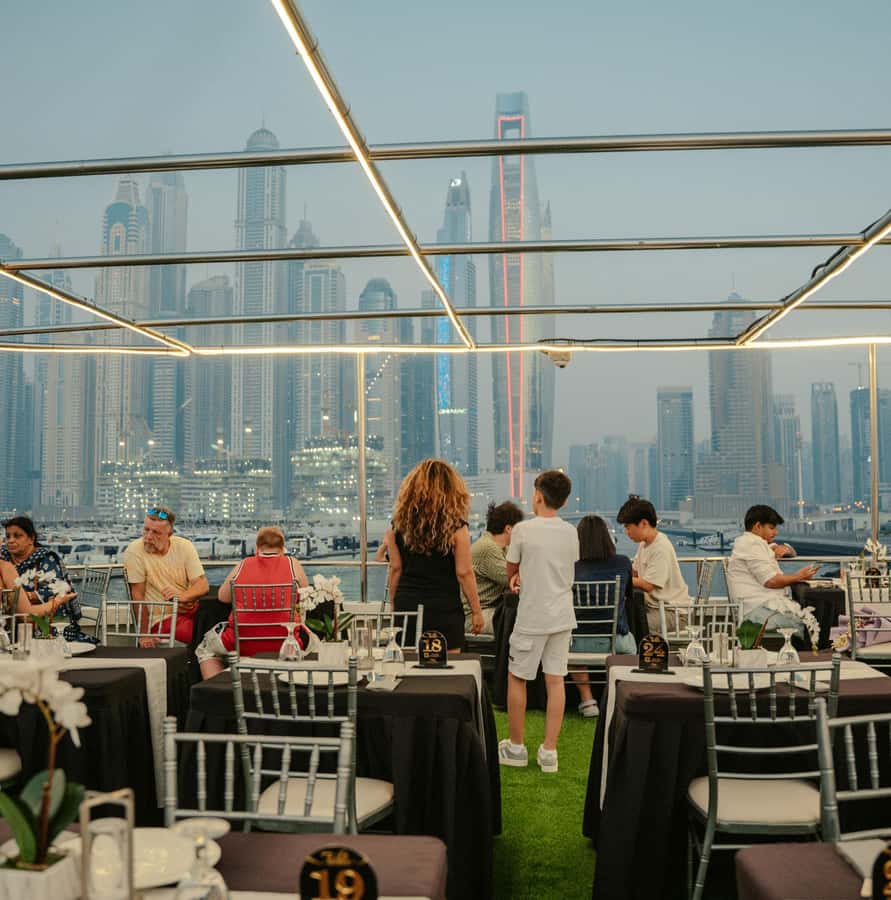 Dubai: Sunset or Dinner Cruise with Live Music & Open Bar - Who gets the most from the $51 price