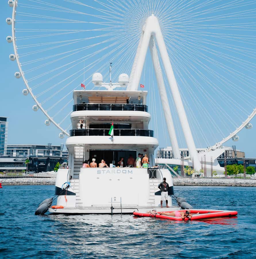 Dubai: Superyacht Experience with Live Music & Drinks - Key points to know before you book