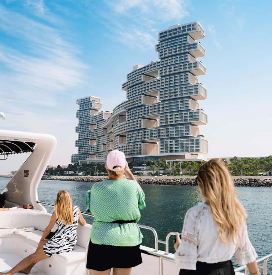 Dubai: Superyacht Experience with Live Music & Drinks - What $113 buys you in practical terms