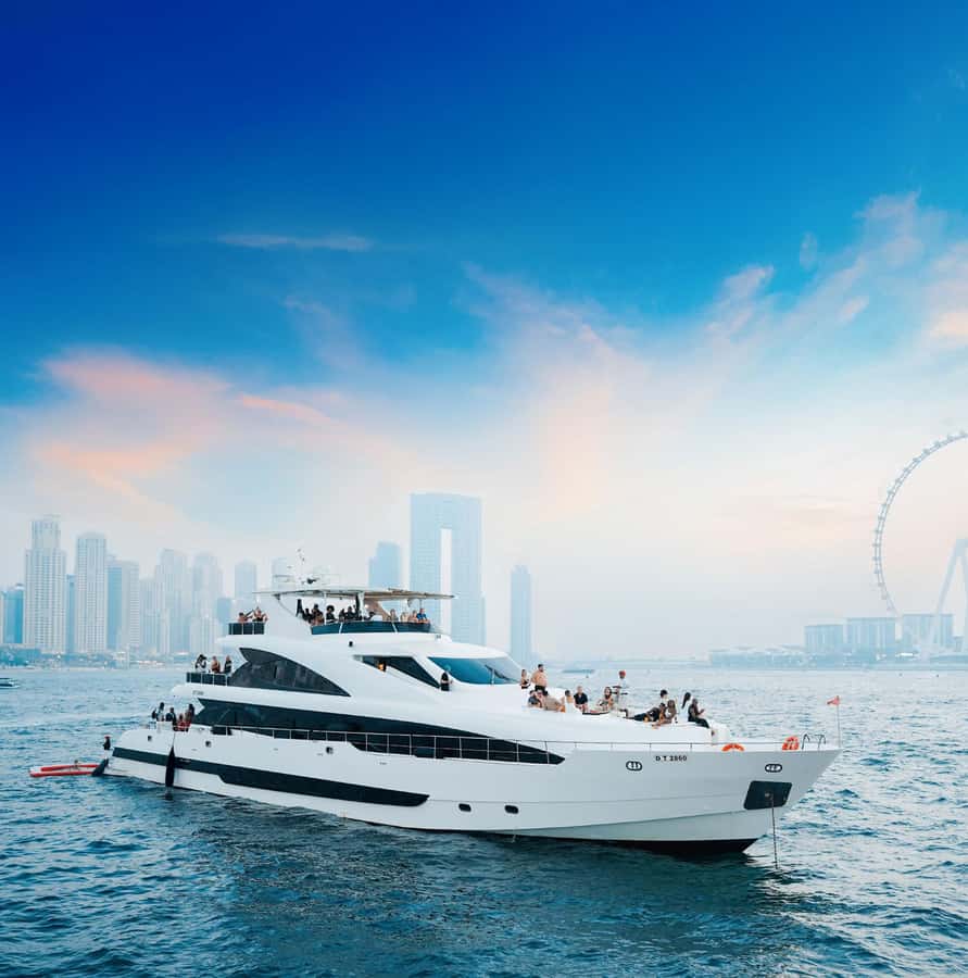 Dubai: Superyacht Experience with Live Music & Drinks - The Dubai Harbour route and its famous views