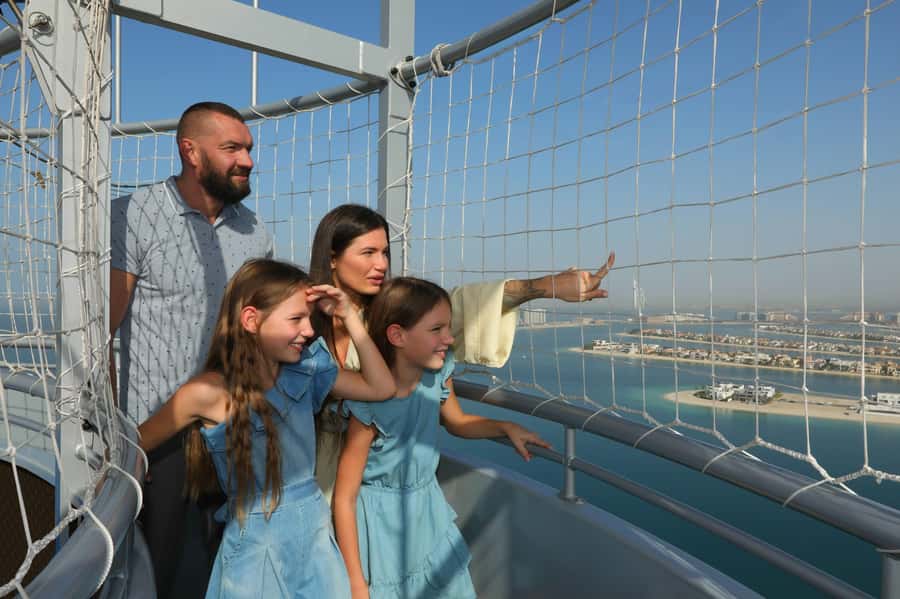 Dubai: The Dubai Balloon at Atlantis - Evening flights, photos, and the lounge