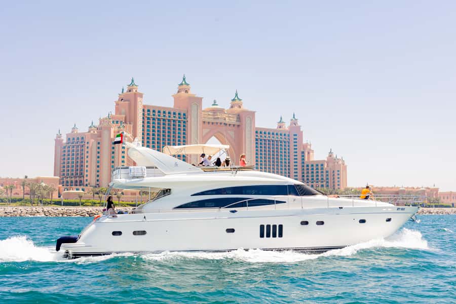 Dubai: The Luxury Yacht Tour with Live BBQ Option - Why Dubai looks better from the water