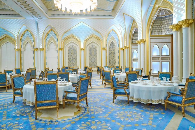 Dubai to Abu Dhabi Day Trip: Grand Mosque, Palace & Etihad Towers - Marina Mall: a practical lunch break
