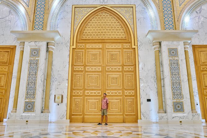 Dubai to Abu Dhabi Day Trip: Grand Mosque, Palace & Etihad Towers - Etihad Towers and Abu Dhabi from above