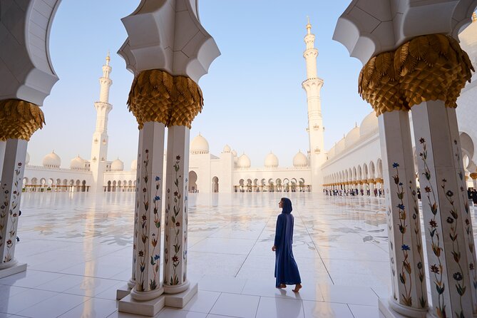 Dubai to Abu Dhabi Day Trip: Grand Mosque, Palace & Etihad Towers - Sheikh Zayed Grand Mosque: the day’s visual centerpiece
