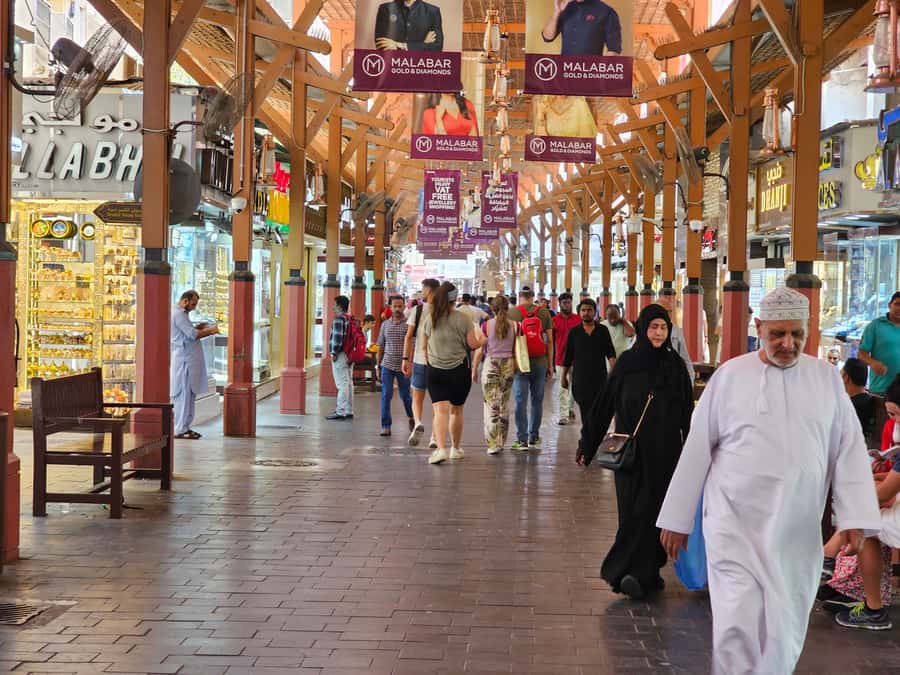 Dubai: Top 15 Must-See Dubai Sightseeing Tour in a SUV/VAN - Shawarma and a short local food break