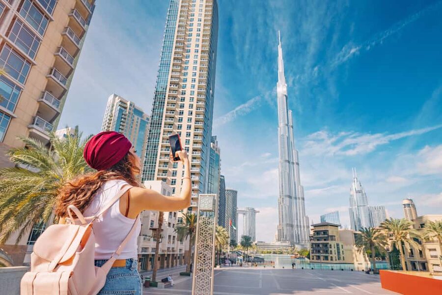 Dubai Top Highlights: Frame Entry, Souks, Abra & Street Food - Blue Mosque: a calm opening in a busy city