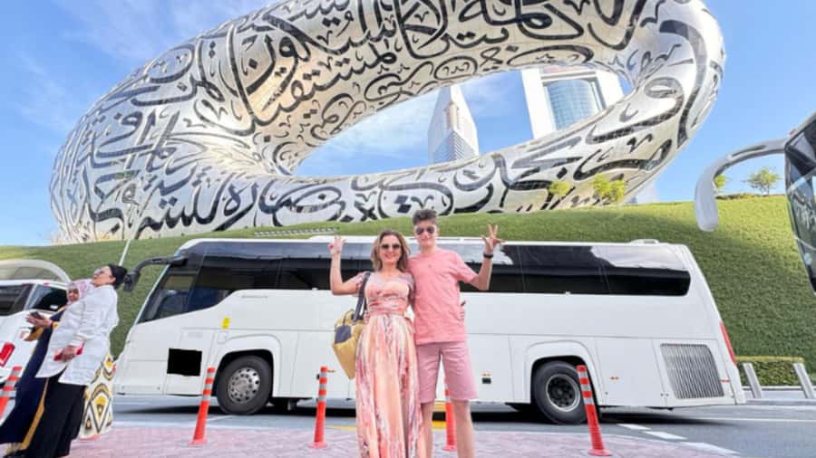 Dubai: Traditional and Modern Tour with Burj Khalifa Ticket - Souk Madinat Jumeirah offers a polished pause