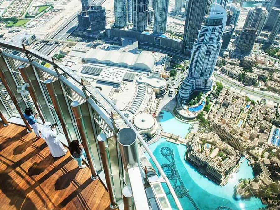 Dubai: Traditional and Modern Tour with Burj Khalifa Ticket - Old Dubai begins around Bastakiya and Al-Fahidi