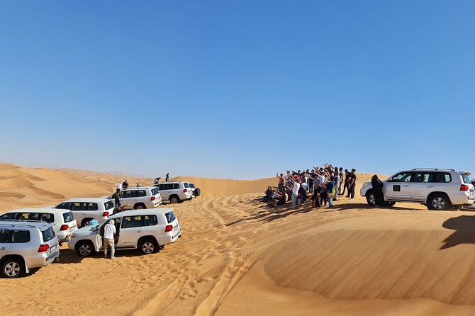 Dubai: Unique MORNING 4WD Red Dunes Safari - Sandboarding on the dunes