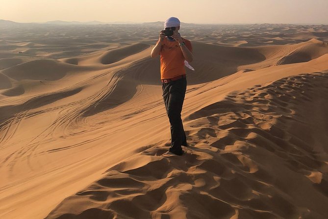 Dubai: Unique MORNING 4WD Red Dunes Safari incl. 30min Quad Bike - Sandboarding from the dunes