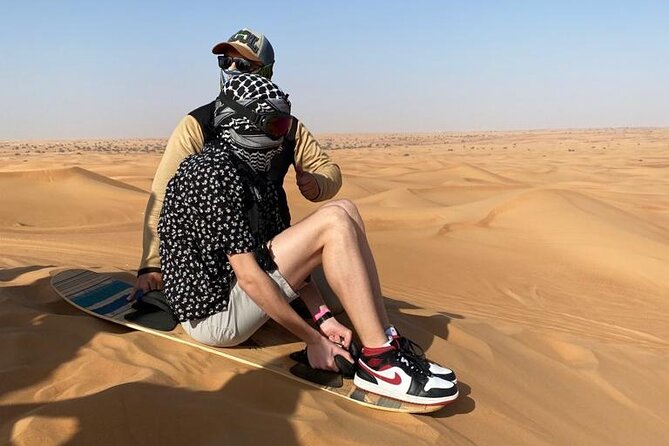 Dubai: Unique SUNSET Buggy Red Dunes Safari - Dinner and entertainment at the desert camp