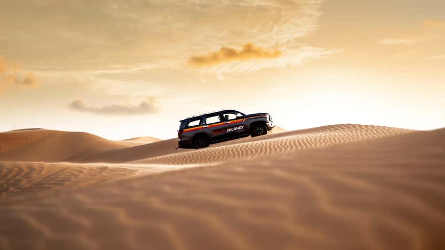 Dubai Waves & Dunes: Luxury Yacht Cruise w/ Red Dunes Safari - Choosing Between the One-Hour and Two-Hour Yacht Cruise