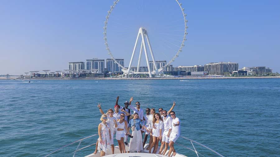 Dubai Waves & Dunes: Luxury Yacht Cruise w/ Red Dunes Safari - Who Will Enjoy This Tour Most