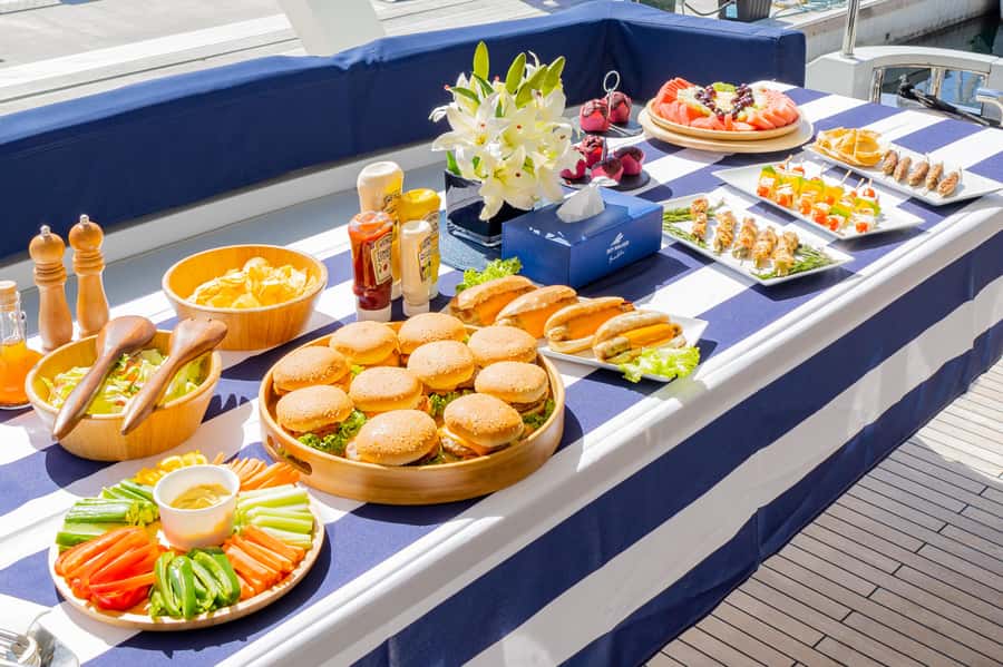 Dubai: Yacht Cruise with Swimming, Snorkeling and BBQ Lunch - Who Will Enjoy This Yacht Cruise Most?