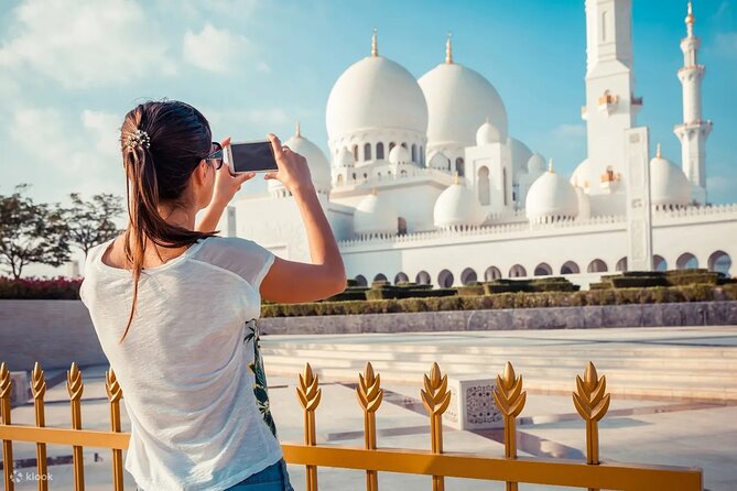 Exclusive Abu Dhabi tour, without Ferrari World - Waterfront views from the dhow harbor