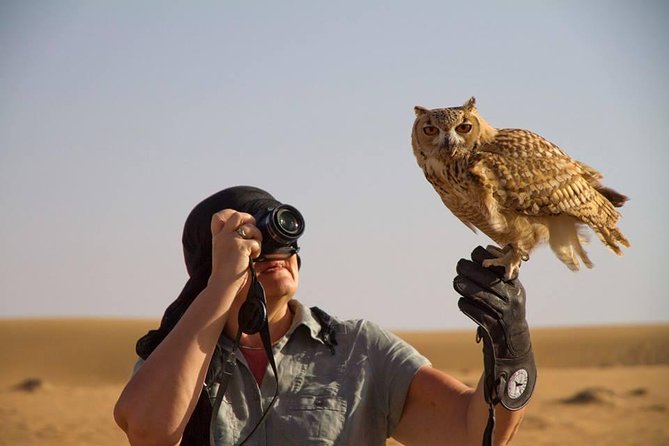Falcon 1—Private Dubai Falconry Safari - The hands-on falconry session