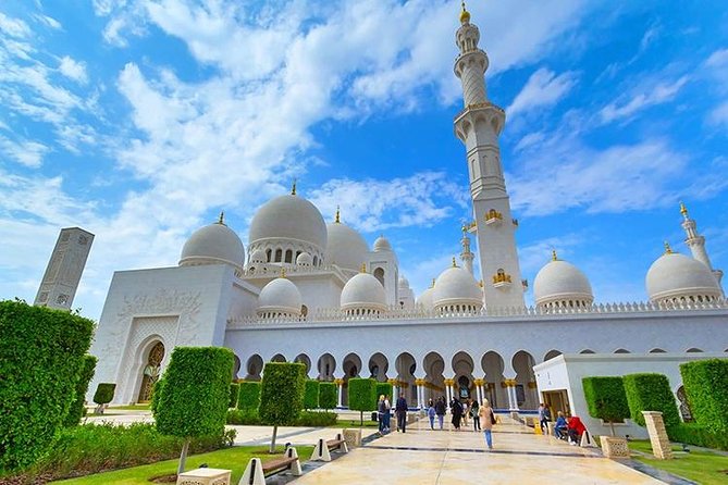 Ferrari World Theme Park and Abu Dhabi Tour with Pick Up - Who Will Enjoy This Most?
