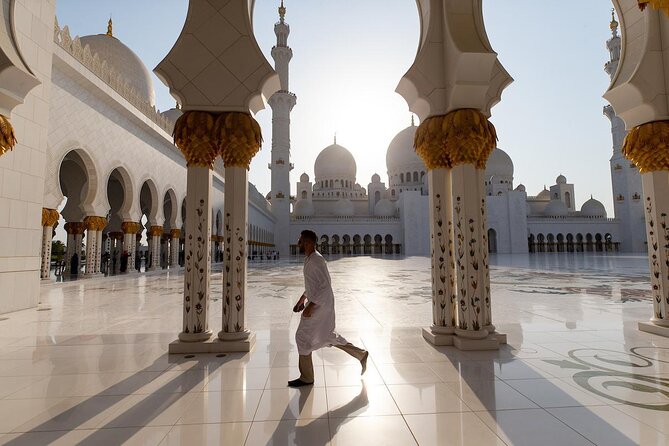 From Abu Dhabi: Sheikh Zayed Mosque, Royal Palace & Etihad Tower - Key details before you book