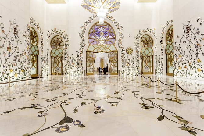 From Dubai: Abu Dhabi City Sightseeing & Sheikh Zayed Mosque - Corniche views, Emirates Palace, and Etihad Towers