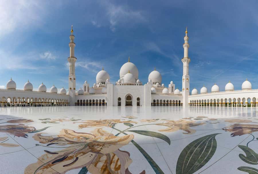 From Dubai: Abu Dhabi Grand Mosque & Louvre Museum Full-Day - Guide quality and group rhythm