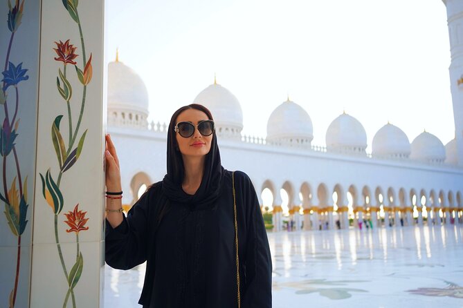 From Dubai: Abu Dhabi Sheikh Zayed Grand Mosque Guided Tour - The guides make the biggest difference