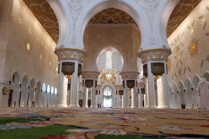 Full-Day Abu Dhabi City Tour from Dubai Including Lunch - The Corniche, Louvre Abu Dhabi, and Saadiyat Island from the vehicle