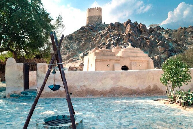 Full-Day Private Tour of the Six Emirates with Hotel Pick Up - The so-called Friday Market is open all week