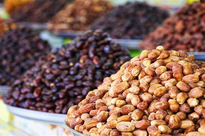 Guided Abu Dhabi City Tour with Sheikh Zayed Grand Mosque - Dates market: a short taste of local commerce