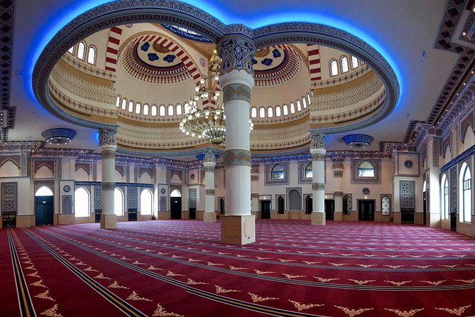 Half-Day Dubai City Tour with Blue Mosque, Creek, Souks & Abra - The guide can make or break the morning
