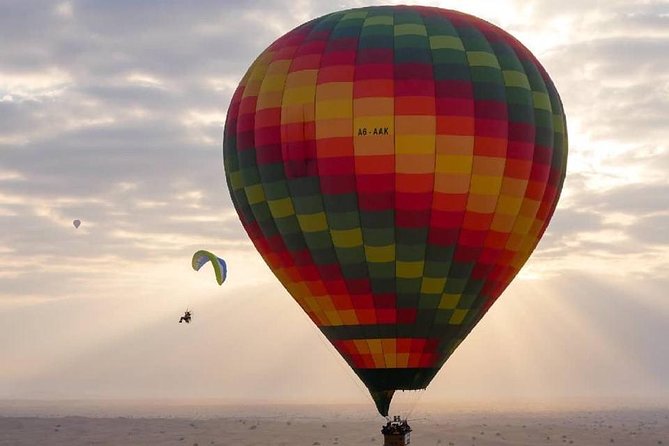 Hot Air Balloon Ride Over Dubai Desert inlcuding Transfers - Why this Dubai balloon ride is worth waking up for