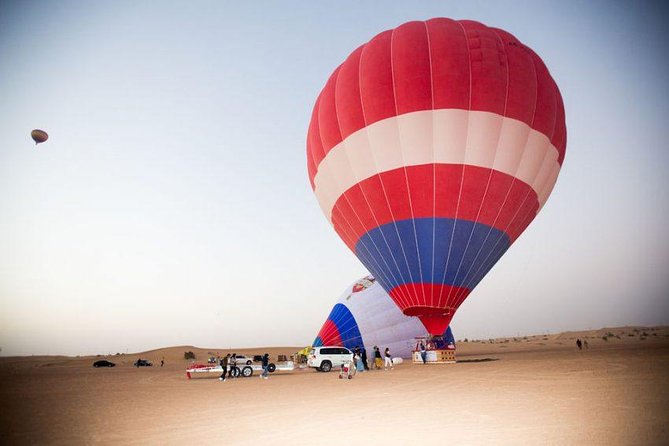 Hot Air Balloon Ride With Gourmet Breakfast & Falcon Show - The balloon briefing and sunrise flight