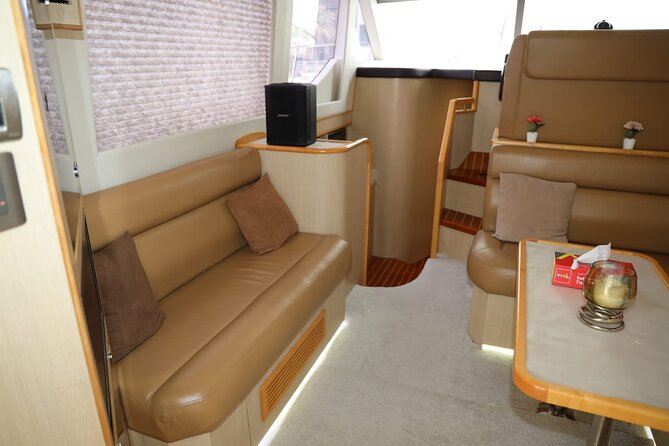 Luxury Yacht Charter : Dubai Marina, Atlantis The Palm & Burj Al Arab - Bluewaters Island and Ain Dubai