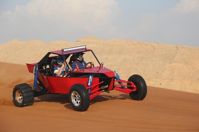 Morning Dune Buggy 1000cc Polarize open Desert - Safety gear before the engine starts