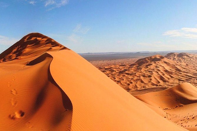 Morning Red Dunes Safari: Camel Ride & Sandboarding Adventure - The Drive to Lahbab and the Change in Scenery