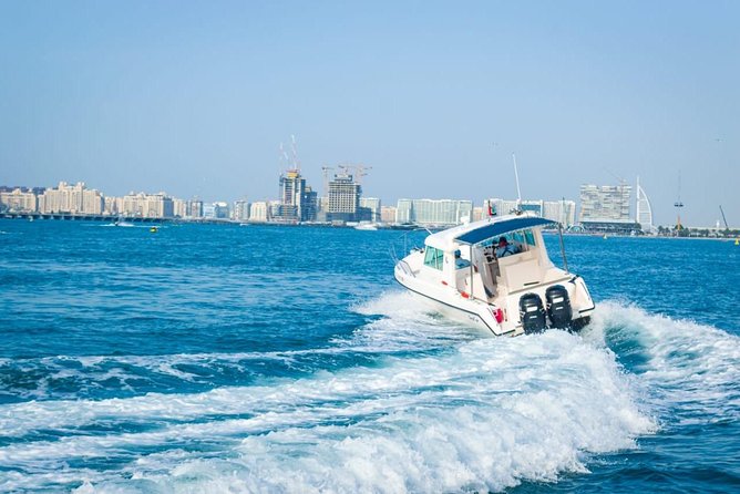 Nanje Fishing Trips Dubai - Choosing between the 35-foot and 50-foot yacht