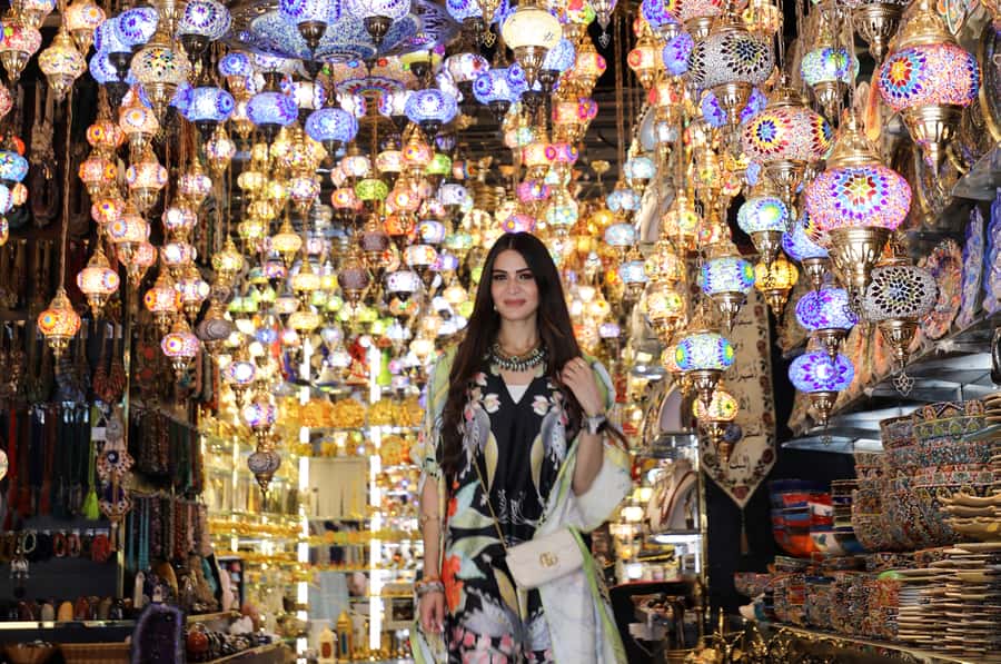 Old Dubai Guided Tour With Photographer: Souks & Street Food - Crossing Dubai Creek by abra