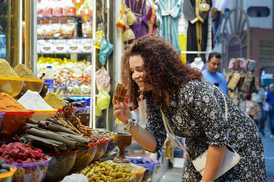 Old Dubai: Premium Guided Tour with Street Food & Abra Ride - What the $31 price really includes