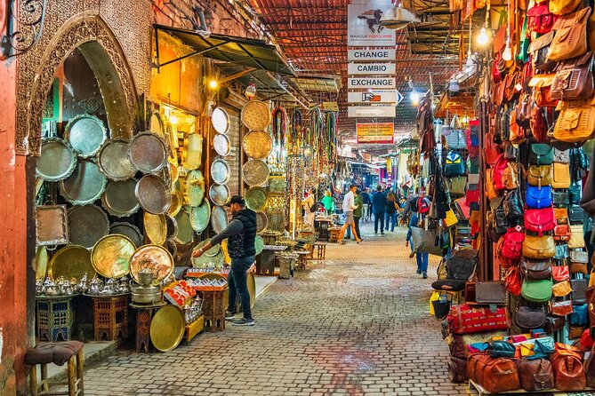 Old Dubai Shopping Tour (Textile, Spice and Gold Souq) - A useful introduction to Old Dubai shopping