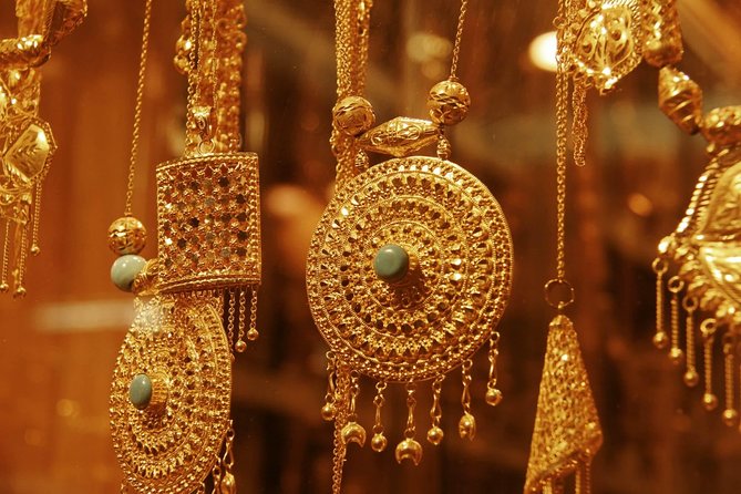 Old Dubai Shopping Tour (Textile, Spice and Gold Souq) - Dubai Creek and the short abra ride