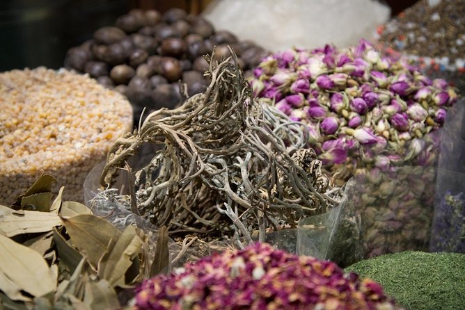 Old Dubai Shopping Tour (Textile, Spice and Gold Souq) - Starting with pickup and private transport