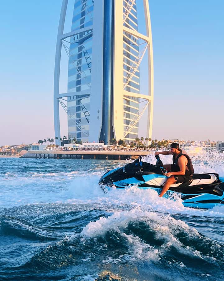 Palm Jumeirah: 1.5-Hour Guided Jet Ski Tour - Who should book this 90-minute ride