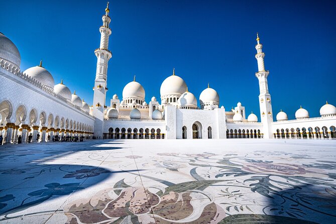Premium Abu Dhabi City Tour With Hindu Temple Visit - Private - A short look at the Corniche