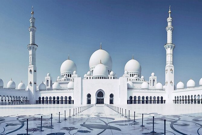 Private Abu Dhabi City Sightseeing Tour - Emirates Palace: a grand exterior view