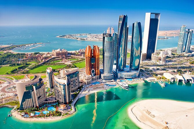 Private Abu Dhabi City Tour From Dubai - Corniche Beach: Thirty Minutes By The Water