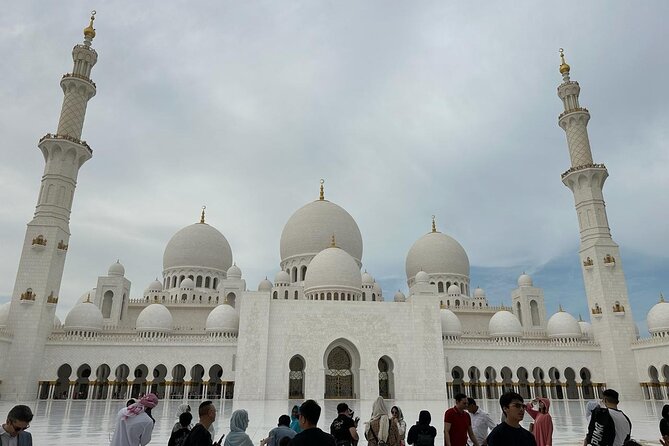 Private Abu Dhabi City Tour with Grand Mosque and Palace Visit - Sheikh Zayed Grand Mosque: the essential first stop
