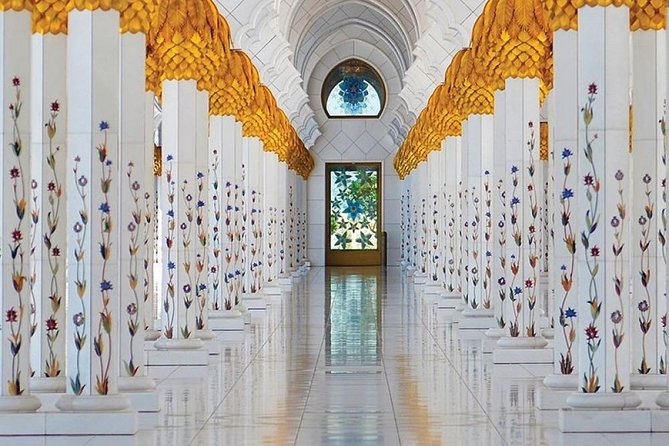 Private Abu Dhabi City Tour with Louvre Museum & Lunch - Dates Market, Saadiyat Island, and the modern city